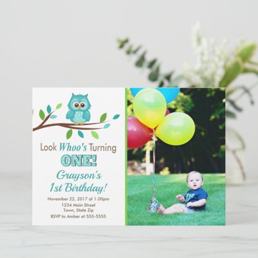 フクロウの誕生日の招待状、男の子の第1誕生日 招待状 (スタンド正面)