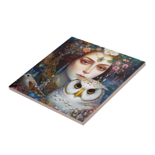 フクロウの超現実的なファンタジーアートの女性 タイル (側面)