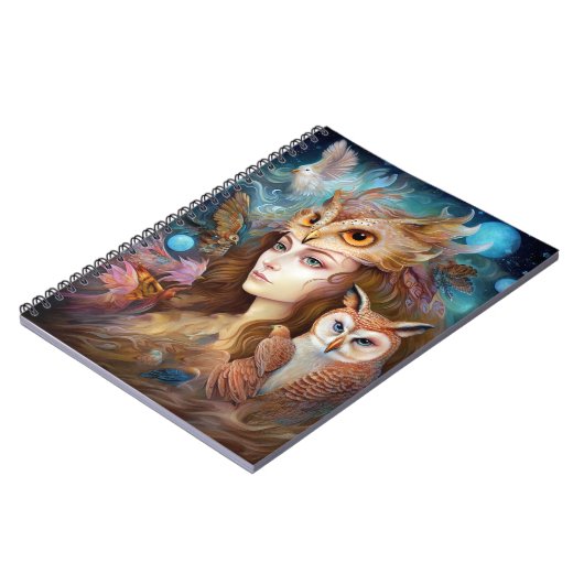 フクロウの超現実的なファンタジーアートの女性 ノートブック (左側)