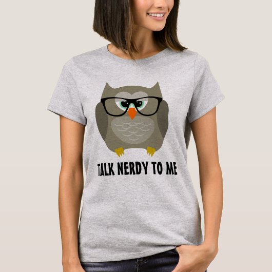 フクロウのTシャツを私にオタク言う Tシャツ (正面)