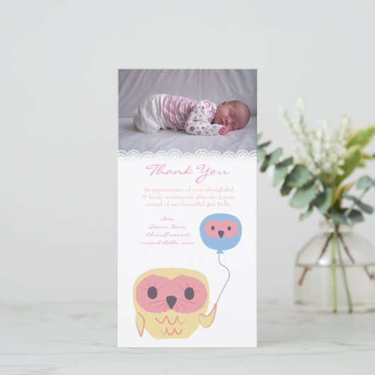 フクロウはノートの女の赤ちゃんの写真カードテンプレート感謝していしています サンキューカード (スタンド正面)