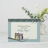フクロウ一家の男の子のための赤ちゃんシャワー 招待状 (スタンド正面)