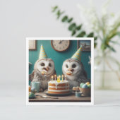 フクロウ食べ物ズケーキおもしろいフクロウ誕生日招待状 招待状 (スタンド正面)
