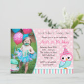 フクロウ1歳の誕生日招待状とフォトターコイズ 招待状 (スタンド正面)