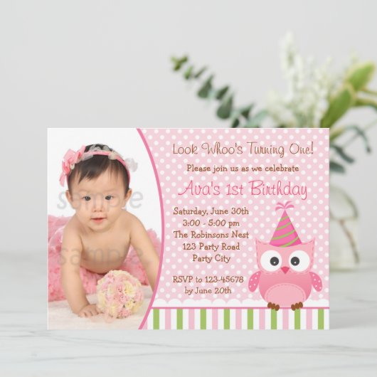 フクロウ1歳の誕生日招待状と女の子の写真 招待状 (スタンド正面)
