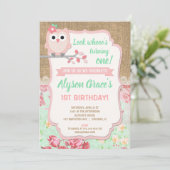 フクロウ1歳の誕生日招待状、ガールフクロウの誕生日 招待状 (スタンド正面)