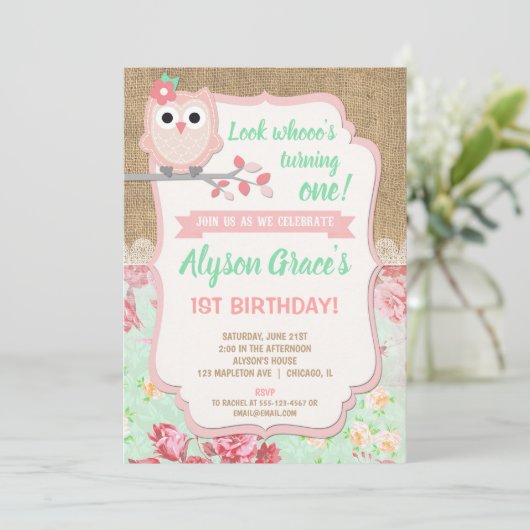 フクロウ1歳の誕生日招待状、ガールフクロウの誕生日 招待状 (スタンド正面)