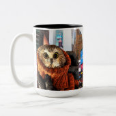 フクロウ、ロックフェラー、両面 ツートーンマグカップ (左)