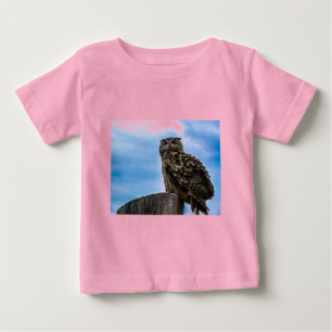 フクロウ 鳥 羽根 動物 自然 運命 平和 愛 ベビーTシャツ