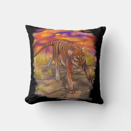 フクロオカミ クッション (正面)