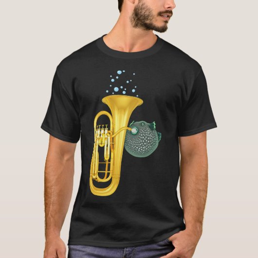 フグがチューバを演奏 Tシャツ (正面)