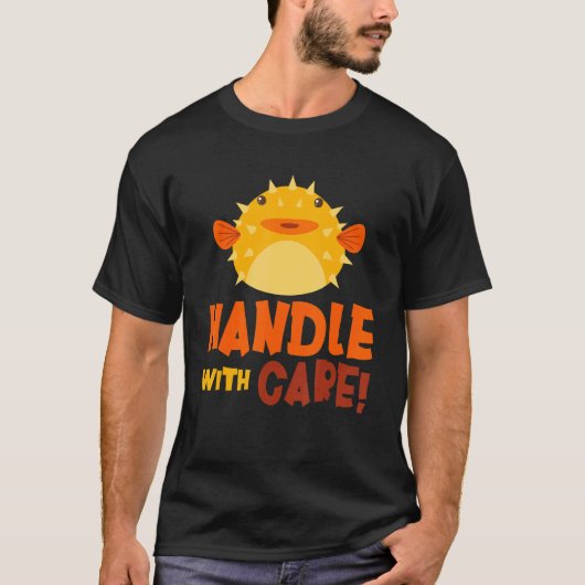 フグ気にのフグの柄 Tシャツ (正面)
