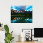 フシネ湖の山々に焼ける夕日 ポスター (ホームオフィス)