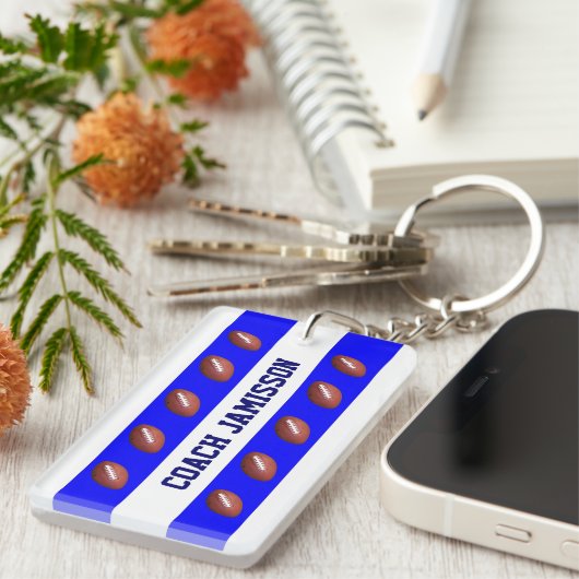 フットボールのコーチかプレーヤーのためのKeychain、青及び白い、 キーホルダー (正面右)