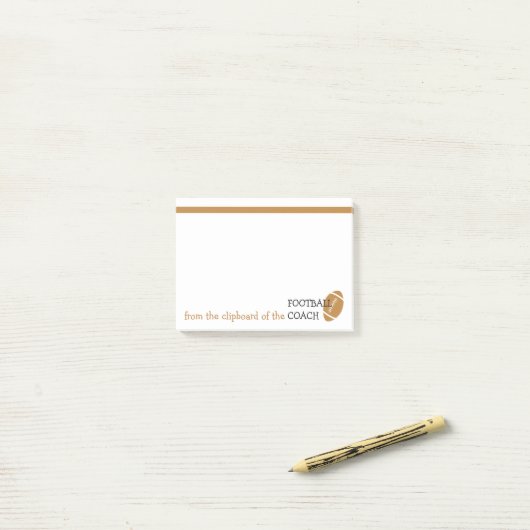 フットボールのコーチのおもしろいなスポーツがテーマのクリップボードの ポストイット (デスク上)