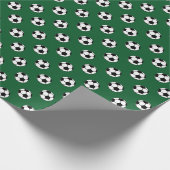 フットボールのサッカーはテーマをあらゆる背景色遊ばします ラッピングペーパー (角)