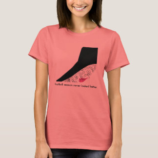 フットボールのシーズンは決して良く見えなかった。 Tシャツ