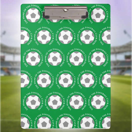 フットボールのチームがグリーンフットボールのコーチに クリップボード