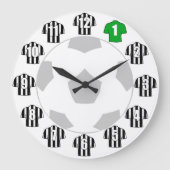 フットボールの時計-白と黒のシャツ ラージ壁時計 (正面)