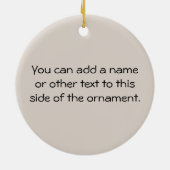 フットボールの蹴りのTシャツおよびギフト セラミックオーナメント (裏面)