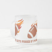 フットボールの風刺によって曇らされるマグ フロストグラスマグカップ (正面左)