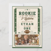フットボールグリーンのルーキー1歳の誕生日パーティー 招待状 (正面)