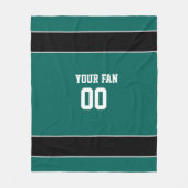 フットボールグリーン、白黒パーソナライズされた フリースブランケット (正面)