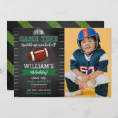 フットボールゲームタイム誕生日フォト招待状 招待状 (正面/裏面)