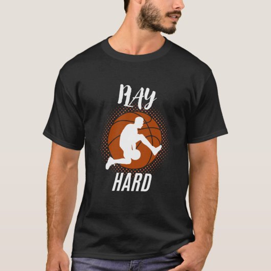 フットボール好きへの最高の誕生日プレゼント「Play Hard」 Tシャツ (正面)