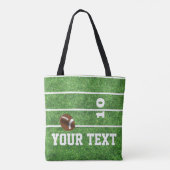 フットボール競技場および球のフットボール・チーム(あなたの文字) トートバッグ (裏面)