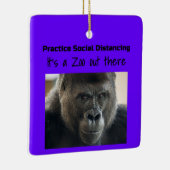 フニーコムによるコロナ暴動の中のゴリラ セラミックオーナメント (右)