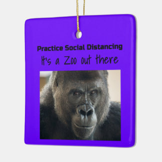 フニーコムによるコロナ暴動の中のゴリラ セラミックオーナメント