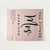 フューチャー ミセス パーソナライズド ブッシュ ピンク ブライダル シャワー タペストリー (正面(横))