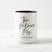 フューチャー・ミセス & ユア・ネーム | モダン・ビューティ・ギフト ツートーンマグカップ (中央)