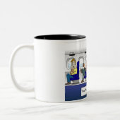 フライトパーソナライズされた付き添い人 – 女性マンガ ツートーンマグカップ (左)