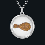 フライドチキンレッグドラムスティックソウルフードネックレス シルバープレートネックレス<br><div class="desc">おいしい揚げチキンの脚のドラムスティックのオリジナルマーカーイラストレーションを備えている。ソウルフードクラシック!あなたのお気に入りのグルメに最適。フライドチキンの調整デザインあり！</div>