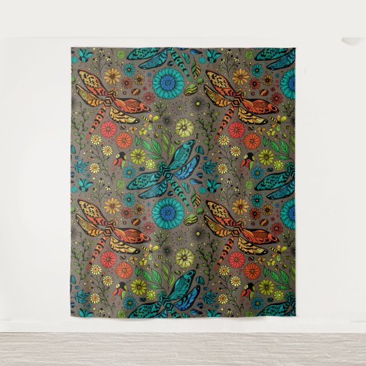 フライ、トンボを茶色で飛ぶ タペストリー (正面)