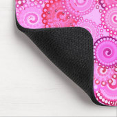 フラクタルの渦巻のパターン、ピンクおよび明るい赤紫色 マウスパッド (コーナー)