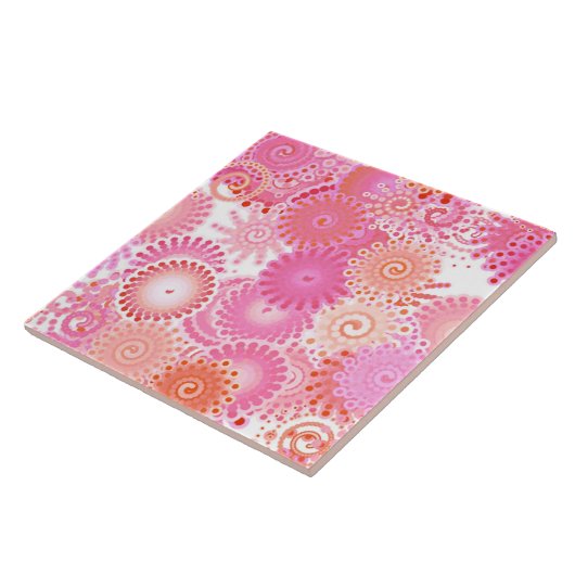 フラクタル旋回パターン、ピンクとサンゴの色合い タイル (側面)