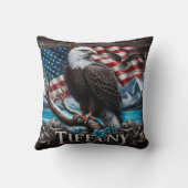 'フラグの背景を持つ分岐のイーグル' クッション (裏面)