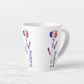 フラグフランスのバラ小パーソナライズされたさい カフェラテマグ (右アングル)