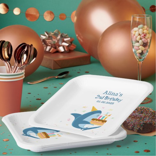 フラッカラフルトシンプルベビーシャークスバースデーパーティー ペーパープレート (複数)