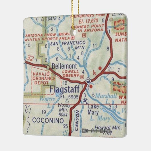 フラッグスタッフクリスマスオーナメントとヴィンテージマップ セラミックオーナメント (左)