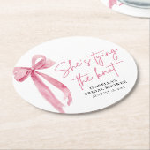 フラッシュピンクのボウ 彼女は結婚する ブライダルシャワー ラウンドペーパーコースター (アングル)