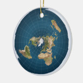 フラットだ。いや、本当に。 セラミックオーナメント (左)