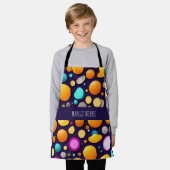 フラットスマイルサークルオレンジブルーレトロパターン エプロン (着用した状態)