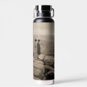 フラッパー女の子サンライズクフーピラミッド、エジプト1920 ウォーターボトル (背面)