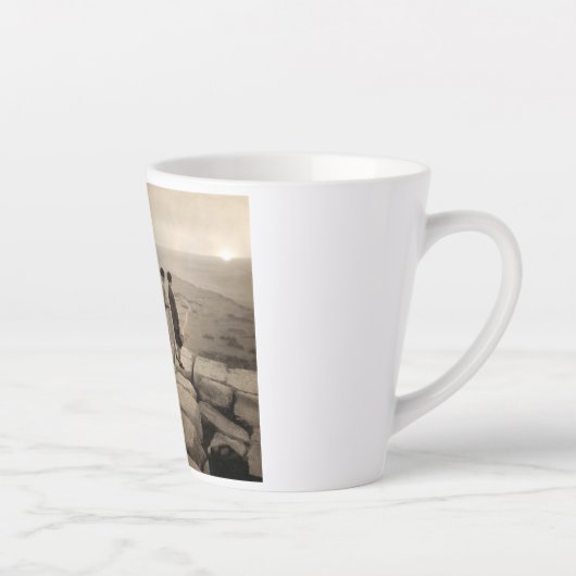 フラッパー女の子サンライズクフーピラミッド、エジプト1920 カフェラテマグ (右)