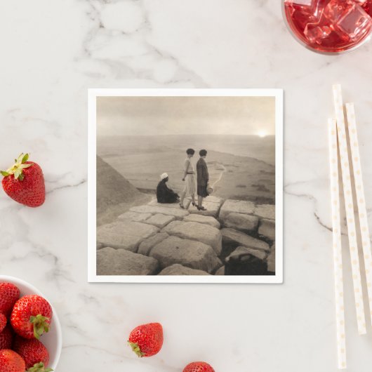 フラッパー女の子サンライズクフーピラミッド、エジプト1920 スタンダードカクテルナプキン (インサイチュ)