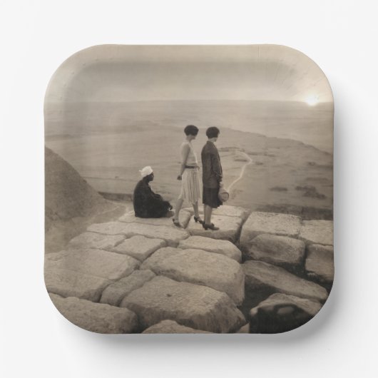 フラッパー女の子サンライズクフーピラミッド、エジプト1920 ペーパープレート (正面)